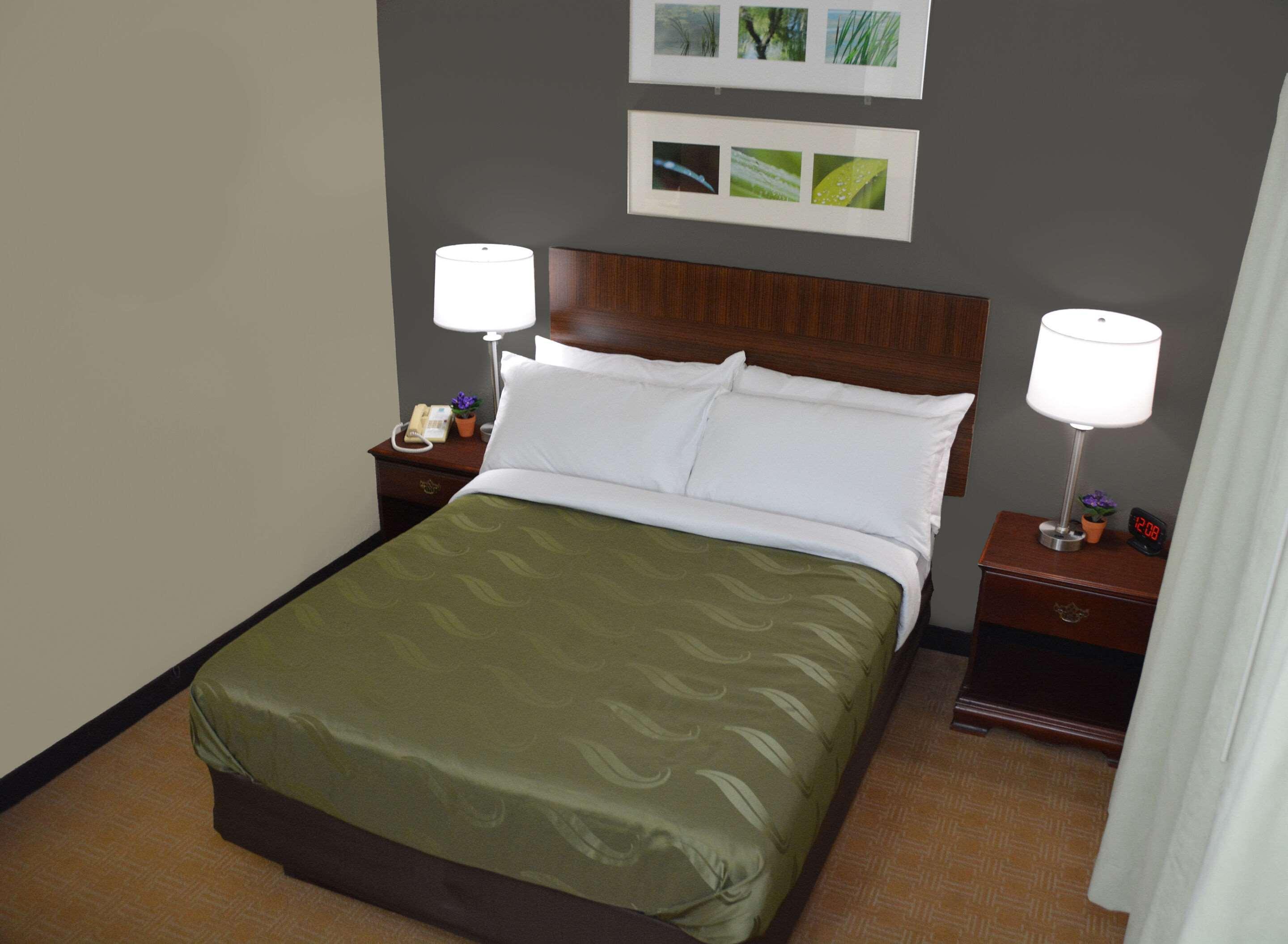Quality Inn & Suites Дублин Экстерьер фото